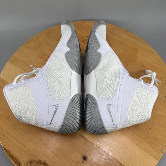 Nike Tawa Mens Size 7.5 White Metallic Silver Flyknit Wrestling Shoes CI2952-100 - Picture 6 of 8